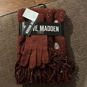 Steve Madden Blanket Wrap and Touch Glove